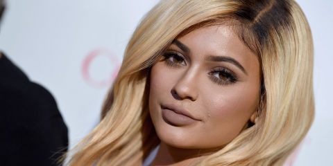Kylie Jenner make-up beauty regime