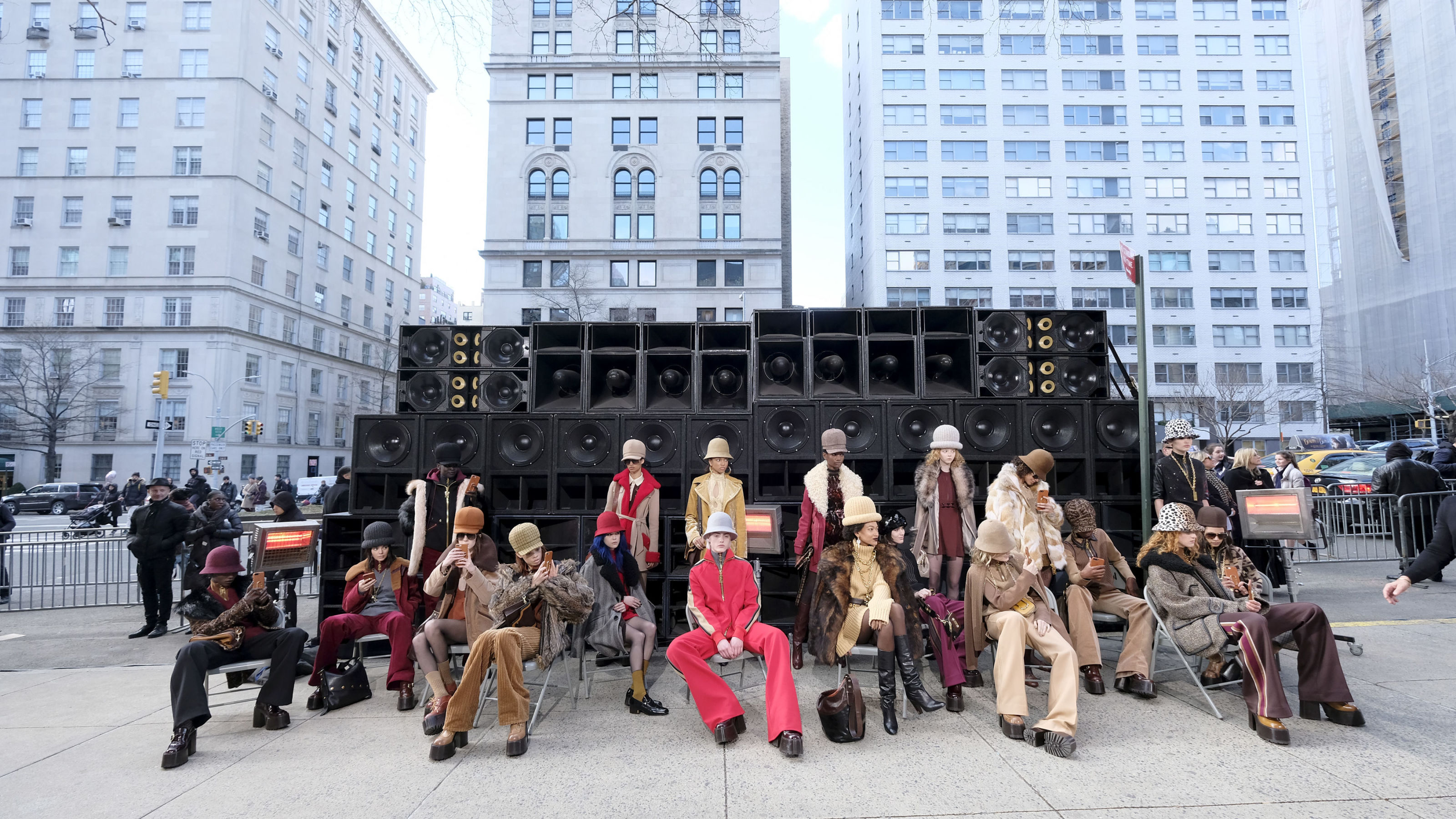 MARC JACOBS LOOK コーデュロイコート/ M Marc Jacobs Show Inspired By Hip Hop