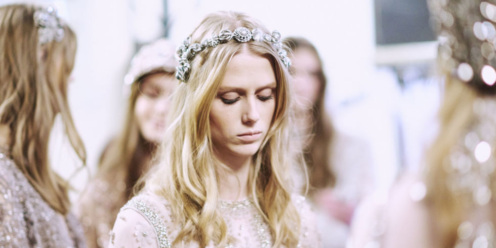 Hair Accessories For Weddings The 20 Best Bridal And Wedding Wedding Hair Accessories