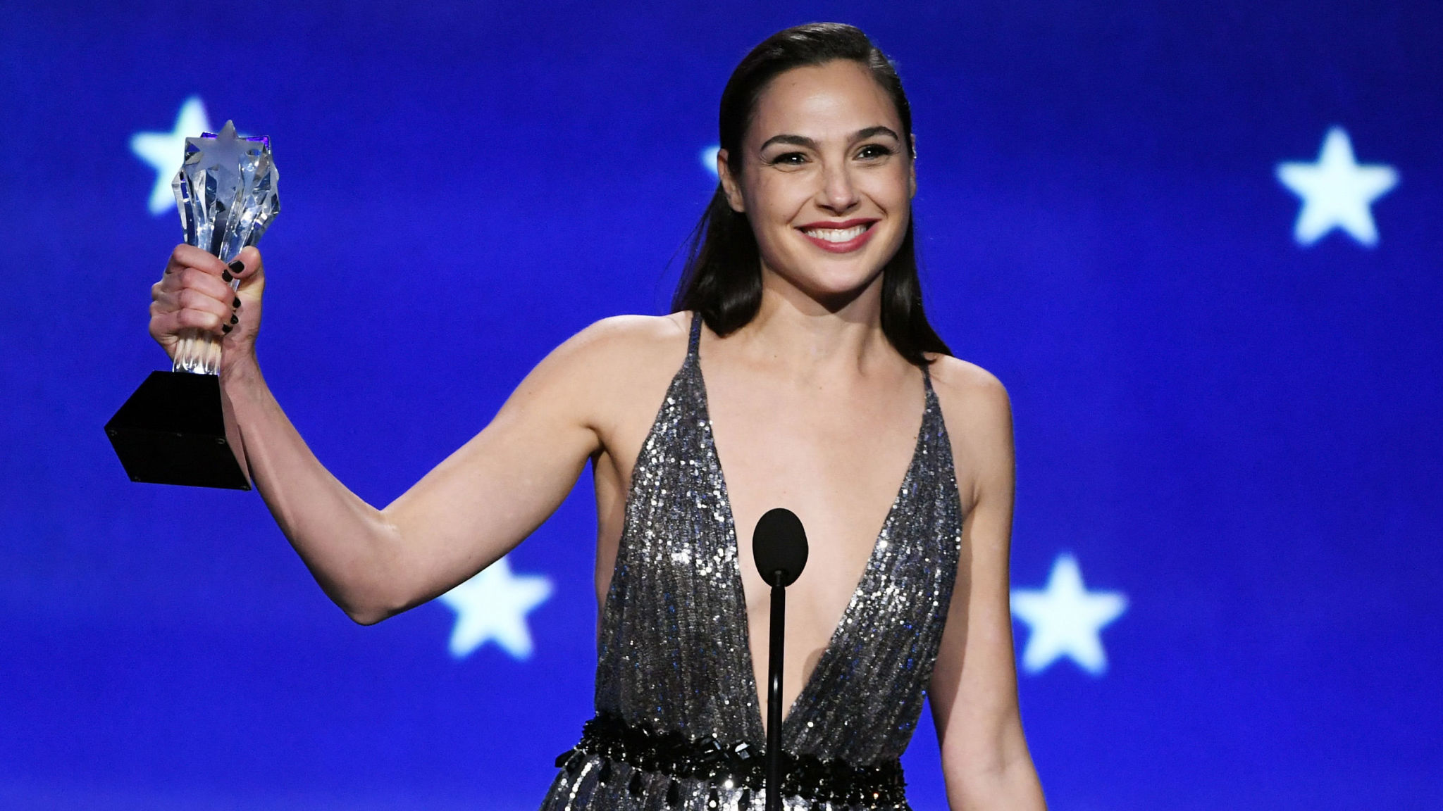 gal gadot see through green dress This color green suits Gal so well #GalGadot