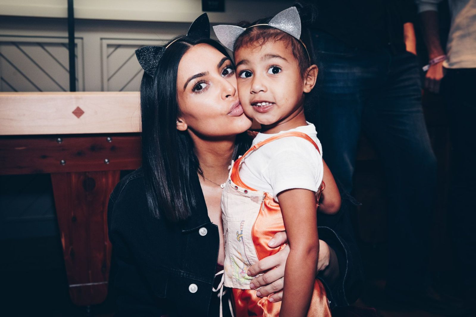 希少号　LOVE KIM KARDASHIAN knye west 希少号 LOVE KIM KARDASHIAN knye west 希少号 LOVE KIM
